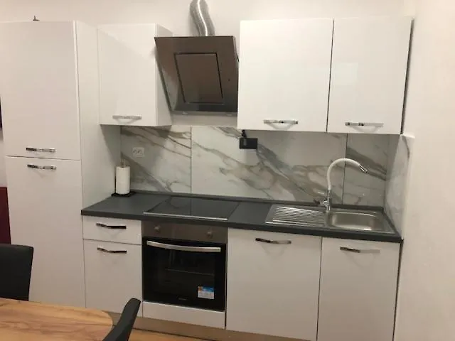 Almira 게스트하우스 풀라